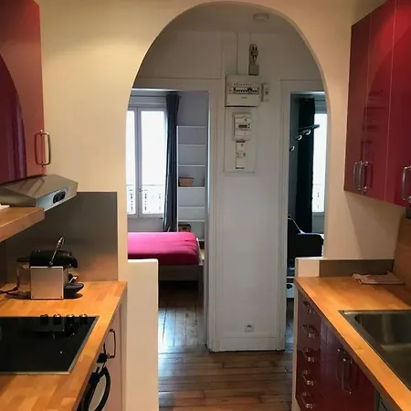 Charming In Montmartre Apartment Paris