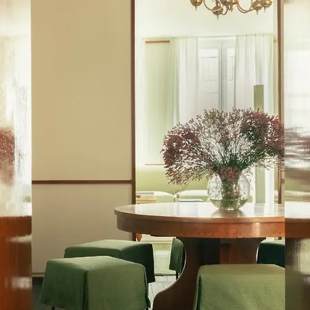 Pied A Terre Saint Honore Apartment Paris