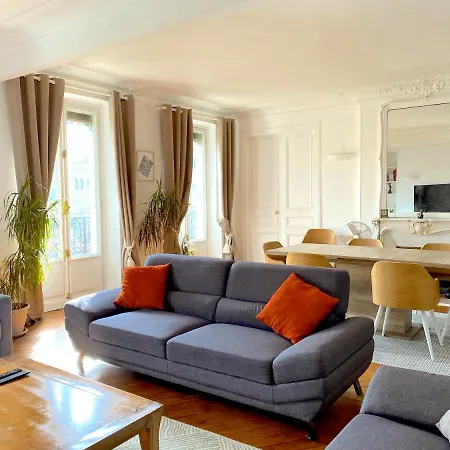 Marvellous Sunbathed 3br At The Heart Of Apartamento