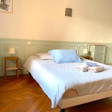 Marvellous Sunbathed 3br At The Heart Of Apartamento