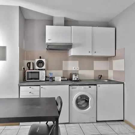 Apartment Modern Flat On Courtyard At The Heart Of Close To Bnf - Welkeys *