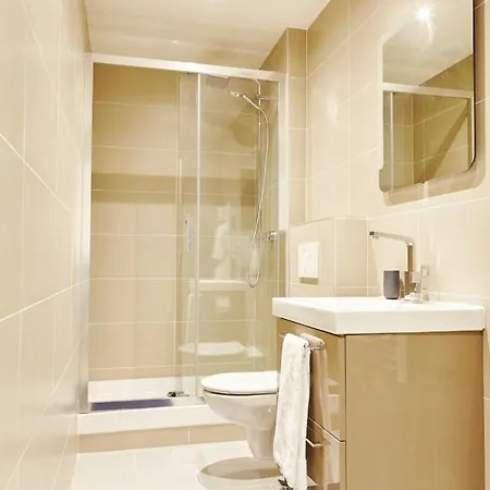 Nice 2 Bedroom Near Bastille Apartment