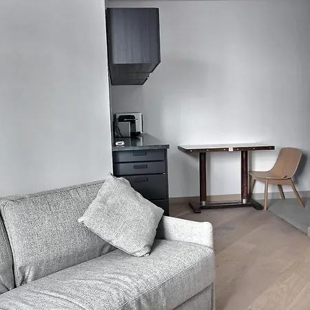 Apartment Parisian I 1 I 921 *
