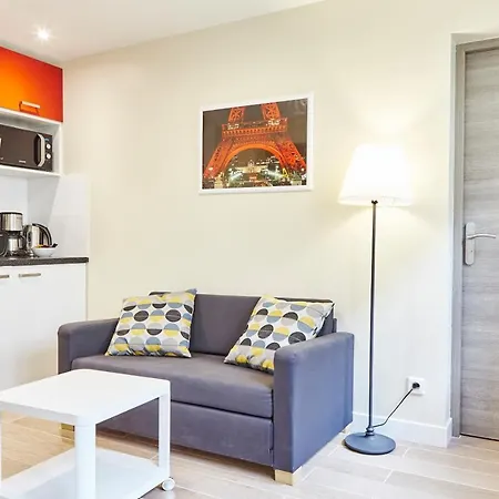 Nice 2 Bedroom Near Bastille Apartment *