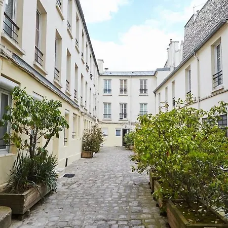 Nice 2 Bedroom Near Bastille Apartment *