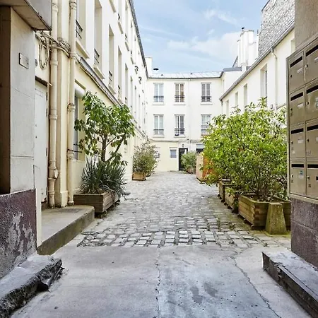 Nice 2 Bedroom Near Bastille