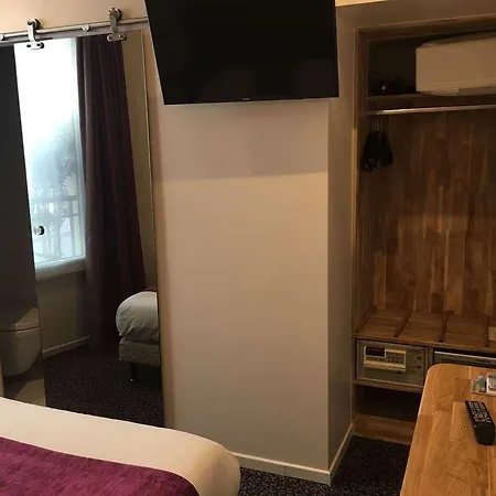 Louvre Sainte Anne 3*