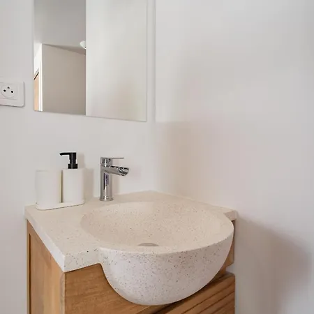 Cosy Studio In The 8th Neighborhood Apartment