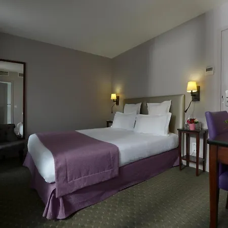 Le Relais Saint Charles Hotel 3*