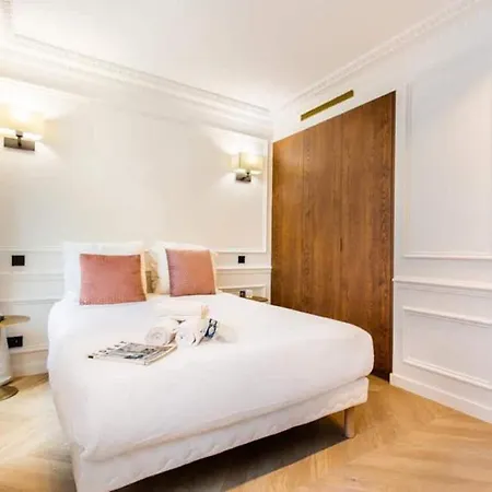 Newly Rebuilt By Architect - Center Of * Paris