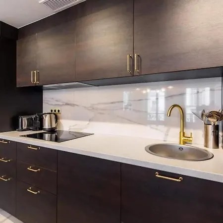 Newly Rebuilt By Architect - Center Of