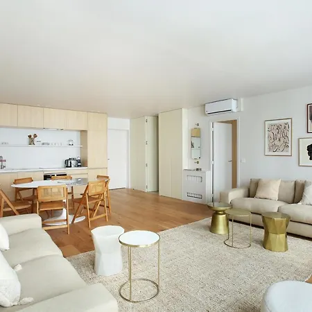 In The Center Of By Prestige Apartment Paris
