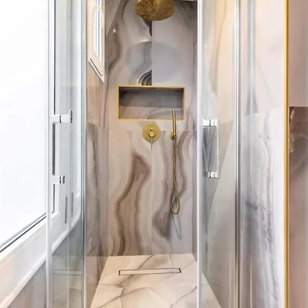 Newly Rebuilt By Architect - Center Of Paris