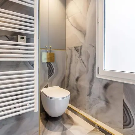 Apartment Newly Rebuilt By Architect - Center Of