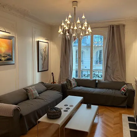 Raynouard Apartment