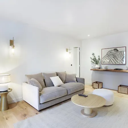 Apartment In The Center Of By Prestige Paris