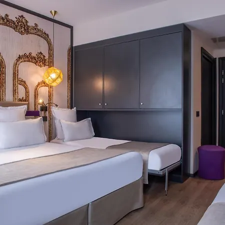 Yllen Eiffel Hotel Paris