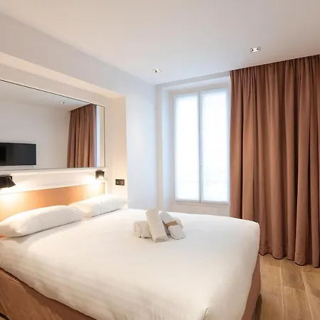 Au Coeur De Republique Hotel