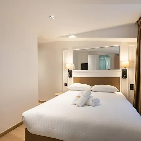Hotel Au Coeur De Republique Paris