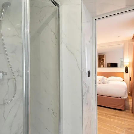 Hotel Au Coeur De Republique 3*