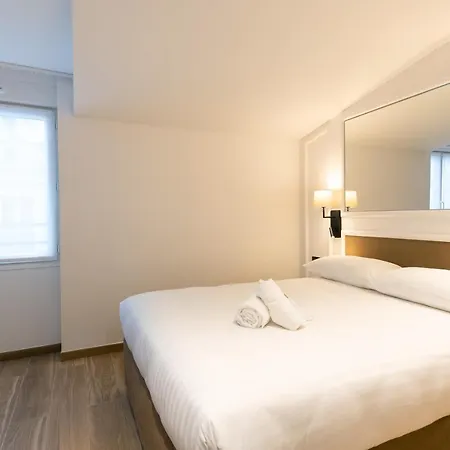 Au Coeur De Republique Hotel