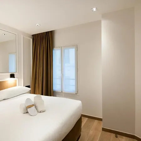 Hotel Au Coeur De Republique Paris