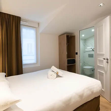 Au Coeur De Republique Hotel
