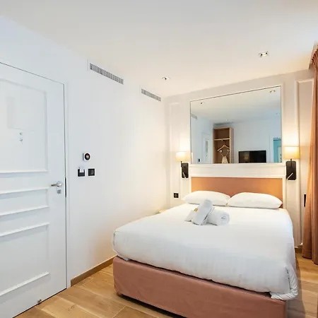 Au Coeur De Republique Hotel