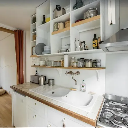 Petit Lumineux Et Atypique Apartment Paris