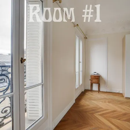 Couette-café Eiffel Tower View *