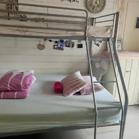 Hostel Fleur De Párizs