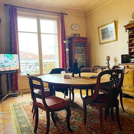 Beautiful Flat In The Center Of 6 Th District