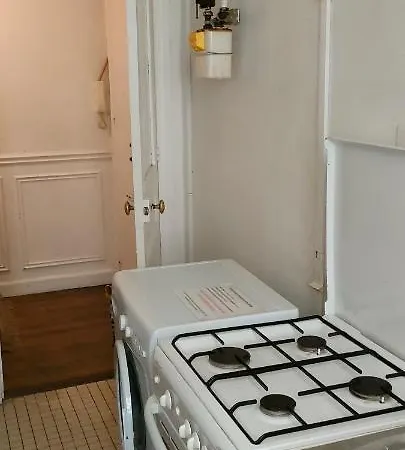 Private Iii For 1 Person Maximum In Our Family In 10, Near La Gare Du Nord Homestay Paris