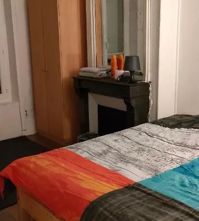 Private Iii For 1 Person Maximum In Our Family In 10, Near La Gare Du Nord Homestay Paris