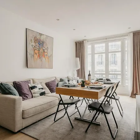 Courcelles Etoile Apartment Paris