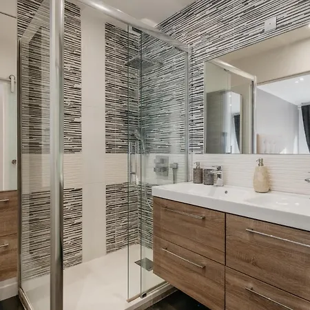 Courcelles Etoile Apartment