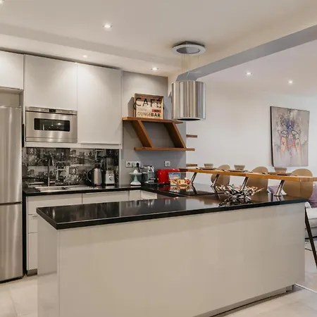 Courcelles Etoile Appartement *