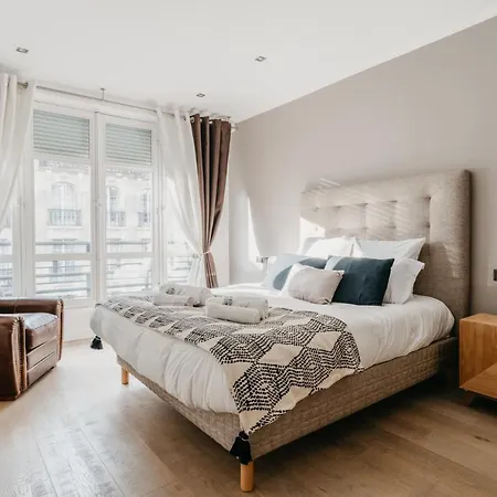 Courcelles Etoile Apartment Paris