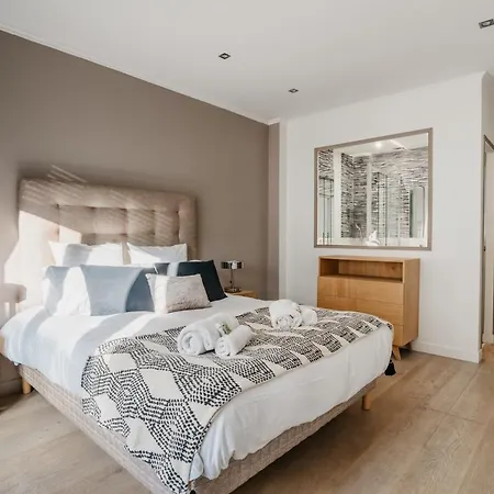 Apartment Courcelles Etoile *