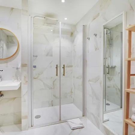 Apartment Rochechouart Paris
