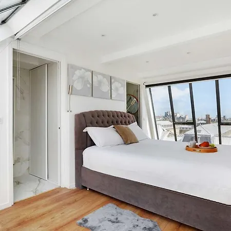 Rochechouart Apartment