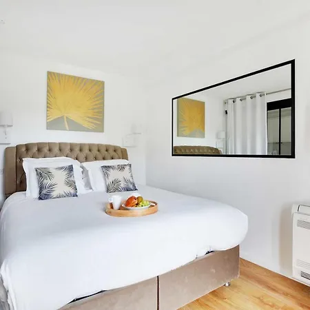 Apartment Rochechouart Paris