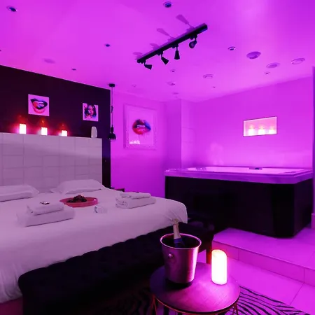 Rochechouart Apartment Paris