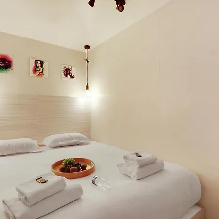 Apartment Rochechouart Paris