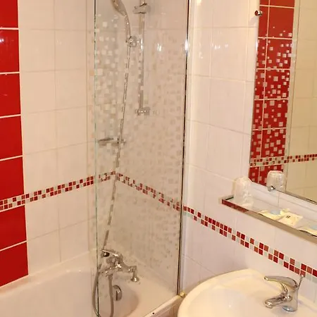 Kyriad 13 - Italie Gobelins Hotel 3*