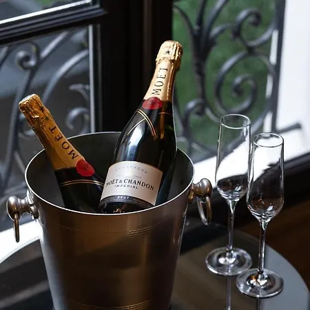 Glamour 3* Paris