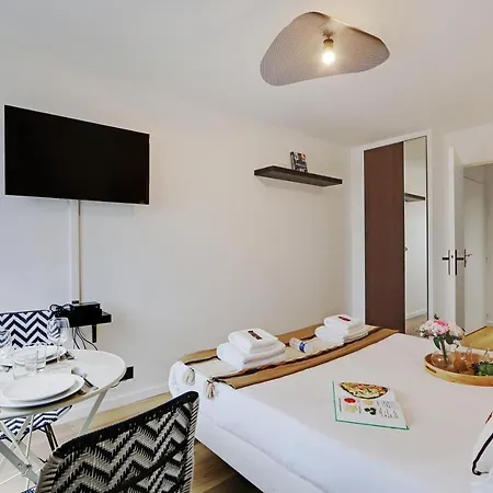 Buttes Chaumont - Sunny 2p Apartment