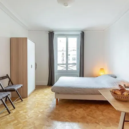 Alexis' Apartments *