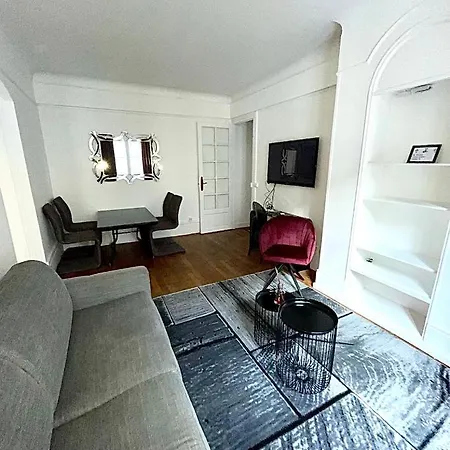 Center - Trocadero Eiffel Tower Apartment *