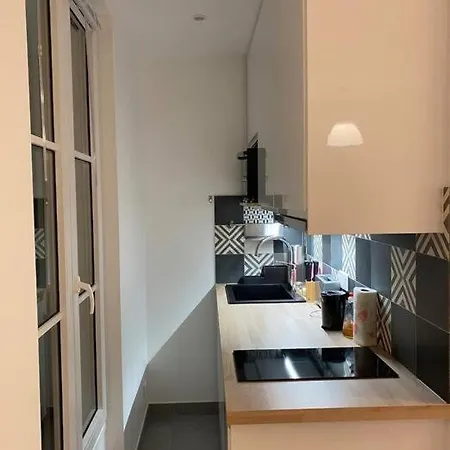 Newly Renovated Studio Near The Eiffel Tower *